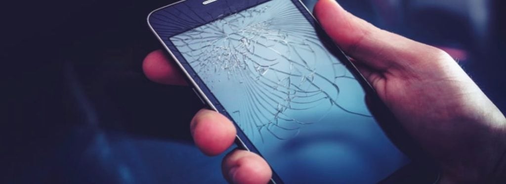Smartphone con schermo rotto cosa fare