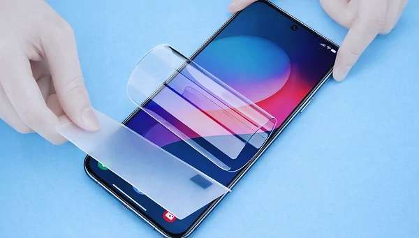 Applicazione pellicola protettiva | Elettronica Cicala